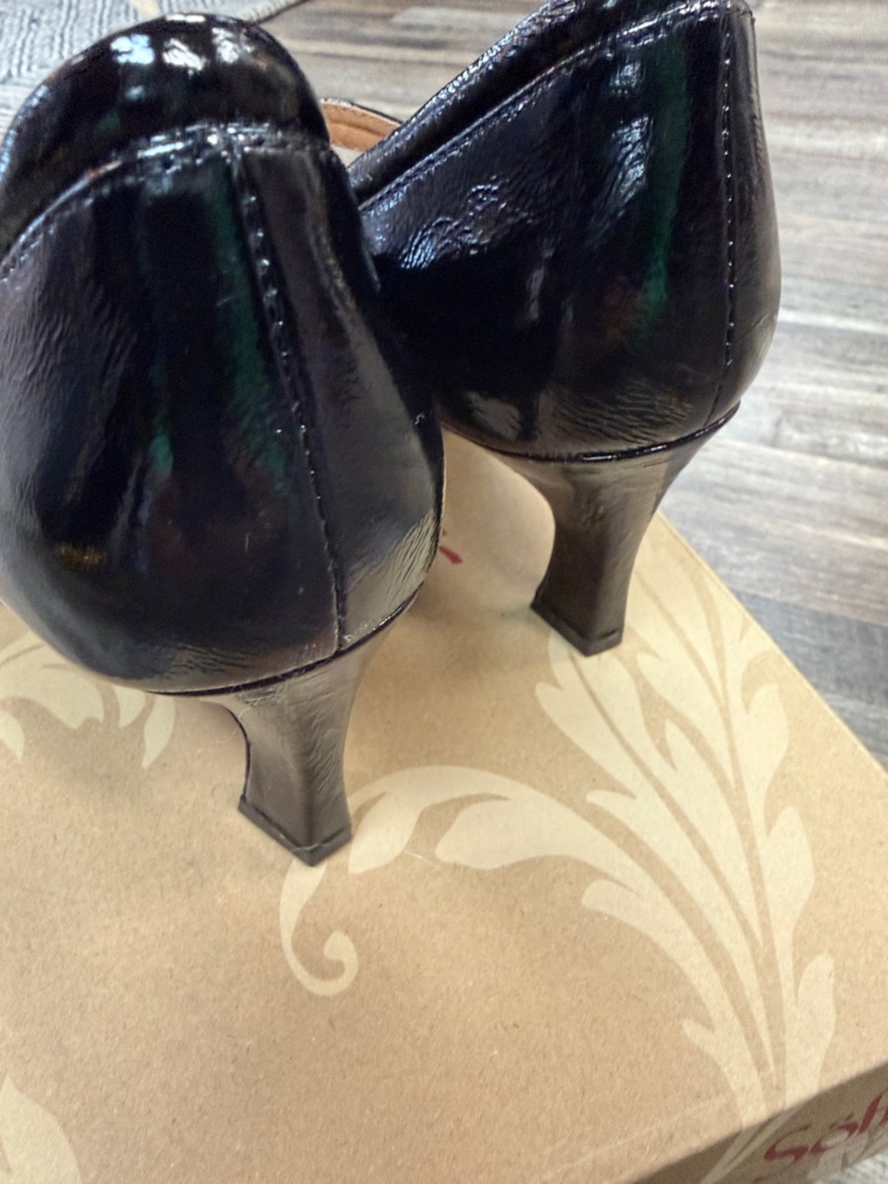 BRAND NEW Sofft Sienna Black Patent Leather Pumps Shoe Size 6 - Picture 4 of 8